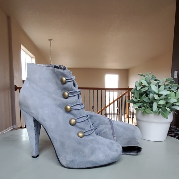 Suede boots - Picture 2 of 2